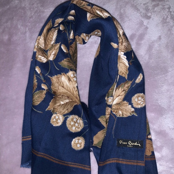 Pierre Cardin Scarf - Picture 5 of 6